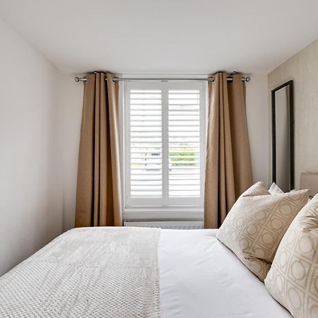 The Racecourse Garden Collection Apartment Chester Bagian luar foto