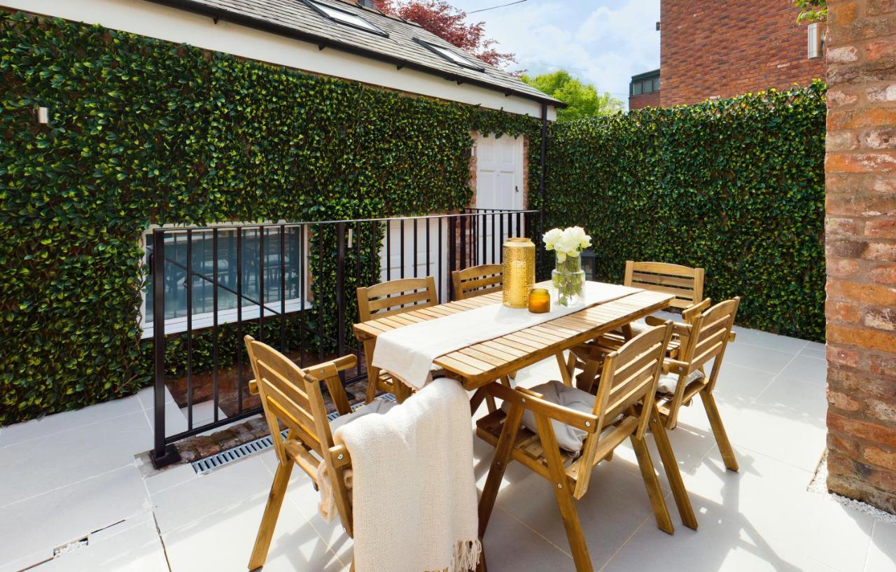 The Racecourse Garden Collection Apartment Chester Bagian luar foto