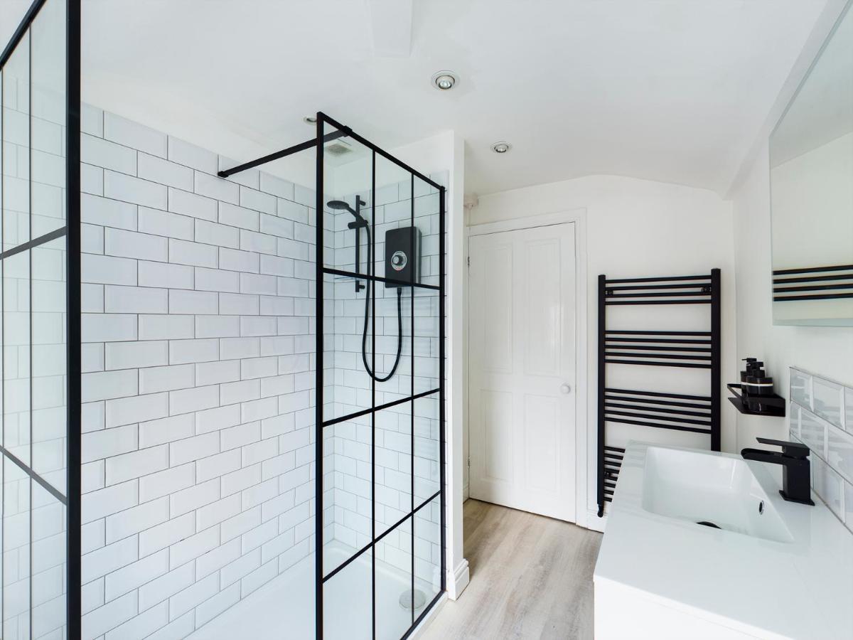 The Racecourse Garden Collection Apartment Chester Bagian luar foto