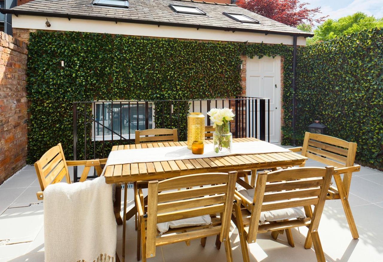 The Racecourse Garden Collection Apartment Chester Bagian luar foto