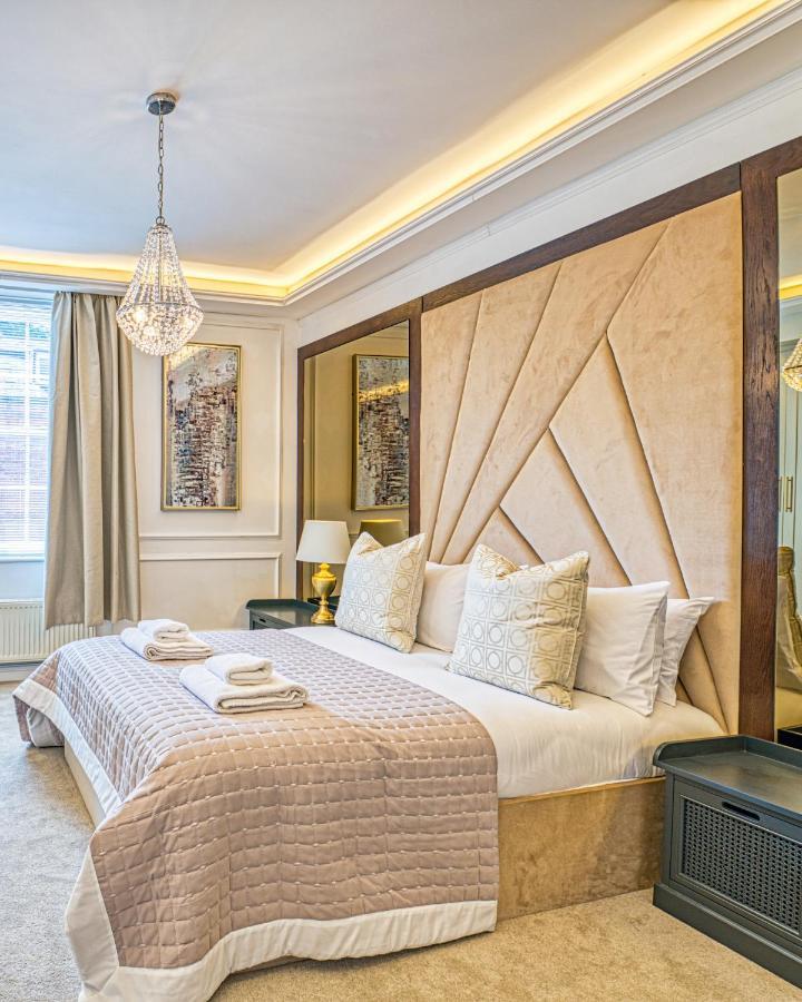 The Racecourse Garden Collection Apartment Chester Bagian luar foto