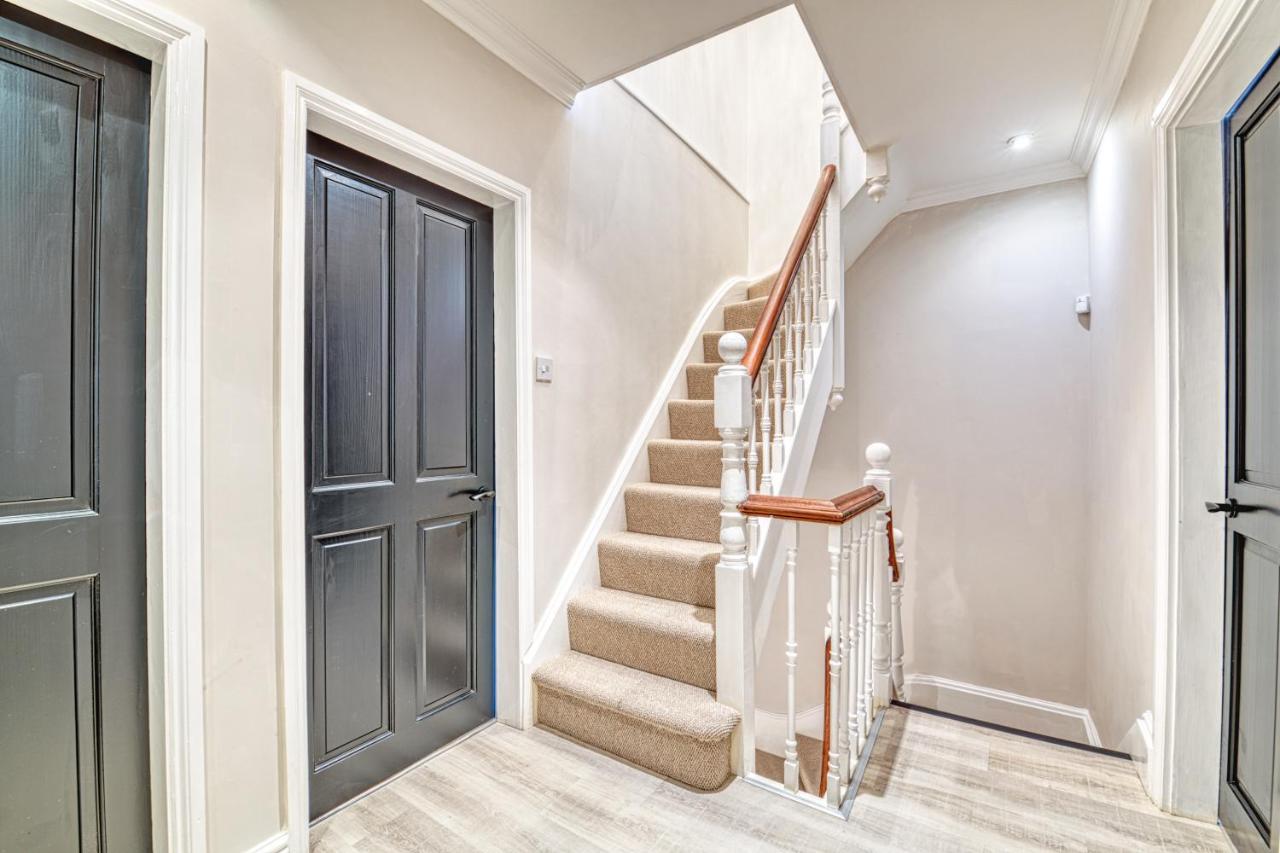 The Racecourse Garden Collection Apartment Chester Bagian luar foto