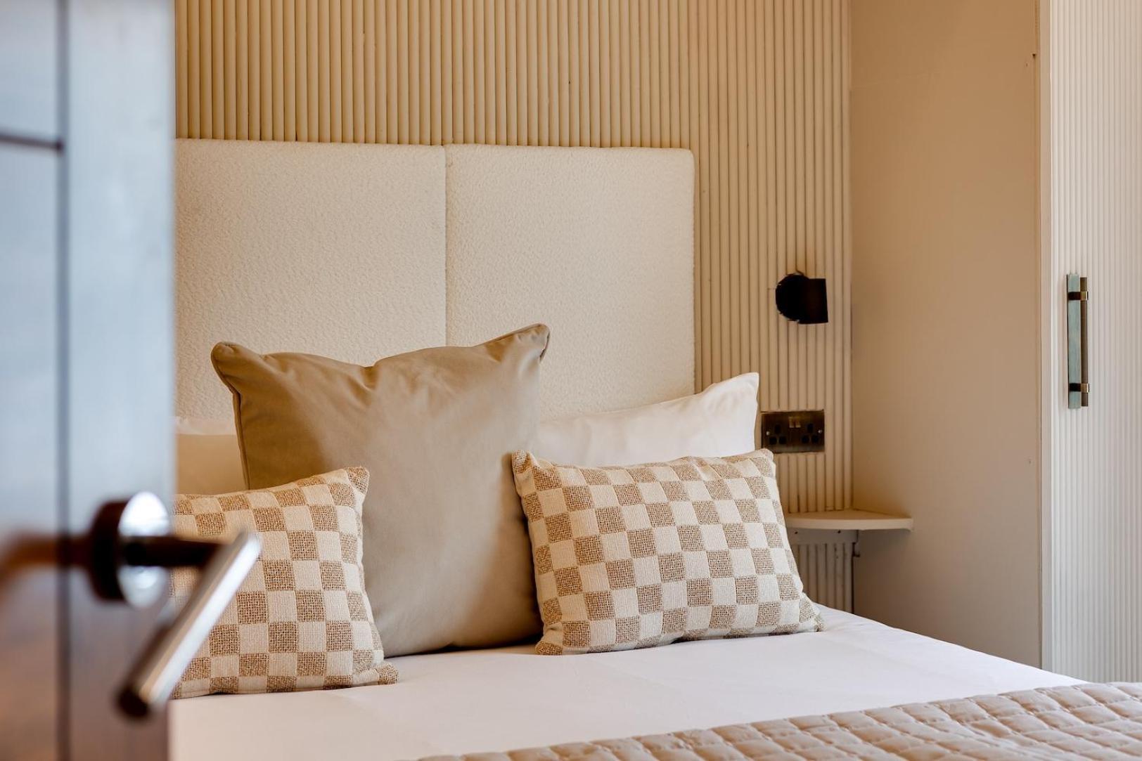 The Racecourse Garden Collection Apartment Chester Bagian luar foto