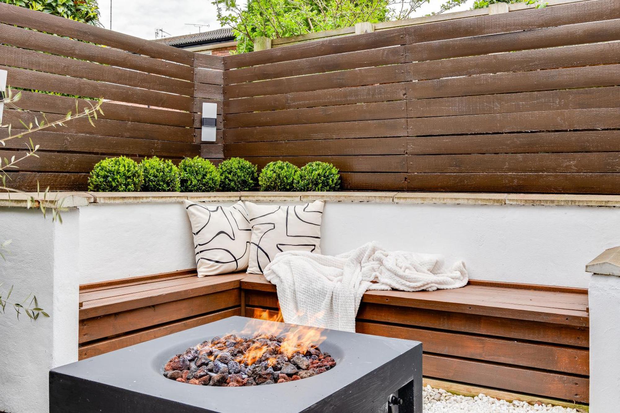 The Racecourse Garden Collection Apartment Chester Bagian luar foto