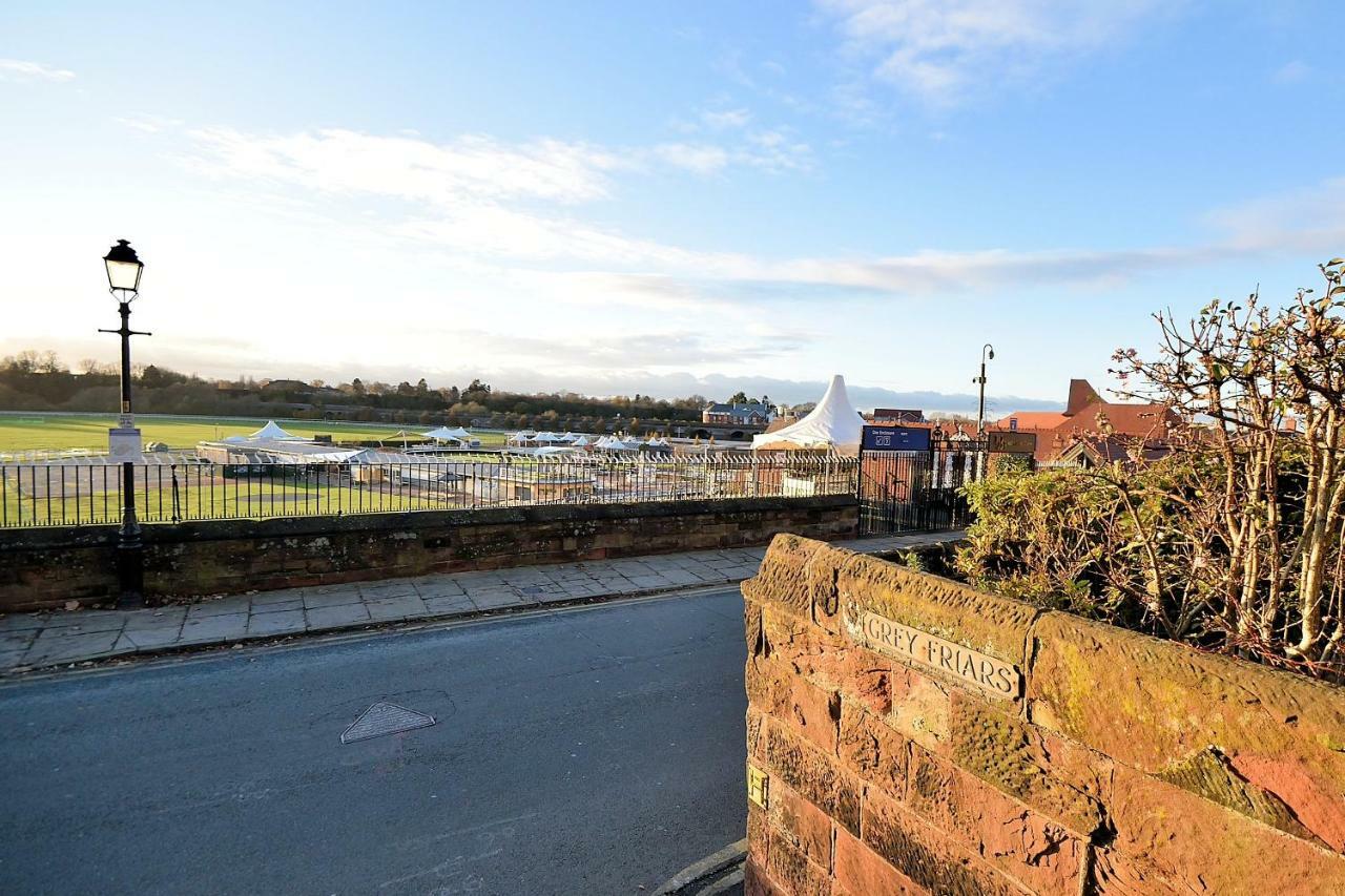 The Racecourse Garden Collection Apartment Chester Bagian luar foto